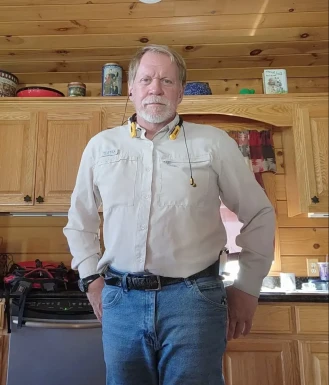 <span>Michael , 55</span>&nbsp;<span style='width: 25px; height: 16px; float: right; background-image: url(/bitmaps/flags_small/US.PNG)'>&nbsp;</span><br><span>Elizabeth, Stany Zjednoczone</span>&nbsp;<input type='button' class='joinbtn' style='float: right' value='JOIN NOW' />