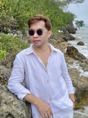 Foreign men for dating