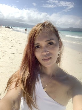 <span>Tina, 37</span> <span style='width: 25px; height: 16px; float: right; background-image: url(/bitmaps/flags_small/PH.PNG)'> </span><br><span>Maramag, Philippinen</span> <input type='button' class='joinbtn' style='float: right' value='JOIN NOW' />