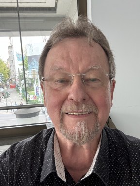 <span>Peter, 76</span> <span style='width: 25px; height: 16px; float: right; background-image: url(/bitmaps/flags_small/DE.PNG)'> </span><br><span>Berlin, ドイツ</span> <input type='button' class='joinbtn' style='float: right' value='JOIN NOW' />