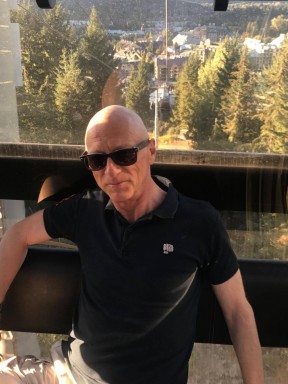 English men looking for love