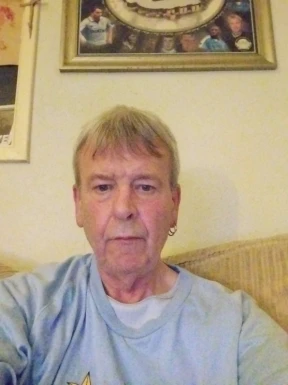 <span>Mark, 58</span> <span style='width: 25px; height: 16px; float: right; background-image: url(/bitmaps/flags_small/UK.PNG)'> </span><br><span>Manchester, イギリス</span> <input type='button' class='joinbtn' style='float: right' value='JOIN NOW' />