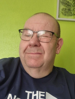 English men looking for love